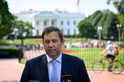 Bundesfinanzminister Lars Klingbeil (SPD) kritisiert in Washington Trumps versuchte Einflussnahme auf die Fed.